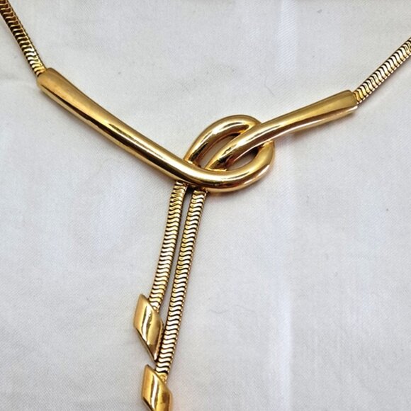 VINTAGE DESIGNER FASHION NECKLACE ~ LOVE KNOT LARIAT DROP DANGLE ~ MONET - Picture 2 of 7